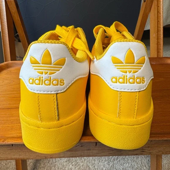 Adidas Bold Yellow Superstar XLG - Picture 4 of 9